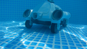 ВАКУУМНЫЙ ПЫЛЕСОС для бассейна. Все за и против!