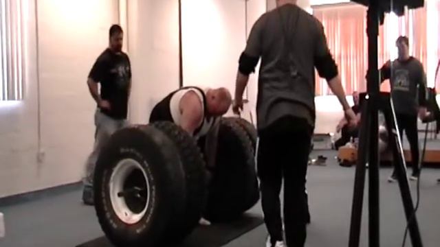 900 lb 16" Deadlift. NH State record - Frank Harwood смотреть онлайн