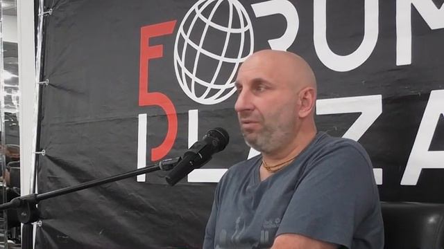 Сатья  дас — Что на первом месте у мужчины?