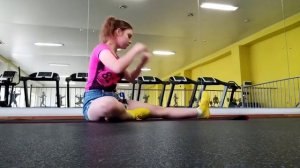 Растяжка для ударов ногами. Растяжка для вертушек.