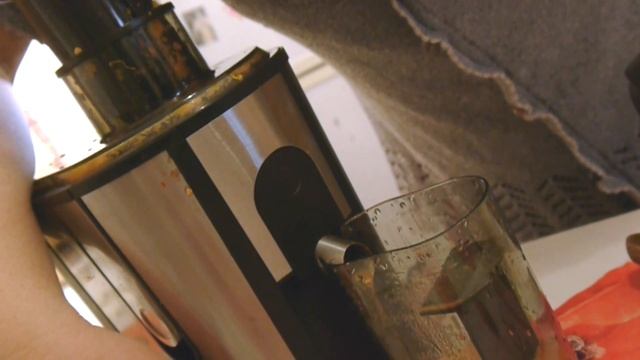 Свежевыжатый грейпфрутовый фреш с яблоками смотреть онлайн