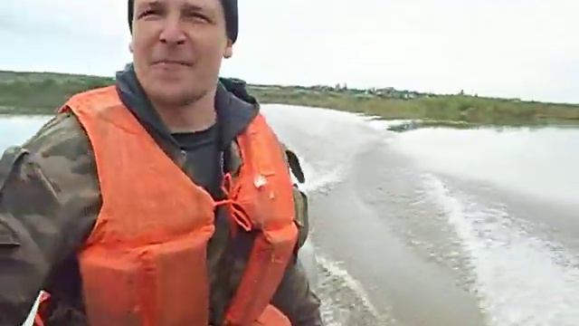 на моторе за хариусом . рыбалка на чулыме смотреть онлайн