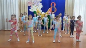 ТАНЦЕВАЛЬНЫЙ КОЛЛЕКТИВ ДЕЛИС - МОЯ МАМА КРУЧЕ ВСЕХ