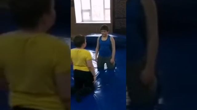 Тренировка начинающих борцов, г. Минусинск, зал борьбы в МЦ"Защитник". февраль 2023. смотреть онлайн