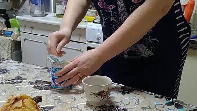 из пекла хлеб, и шарлотку. смотреть онлайн