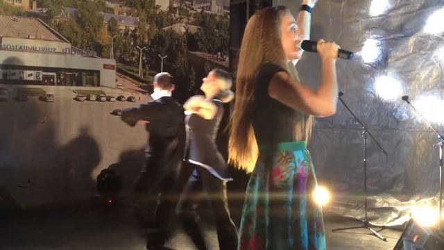 Марина Девятова массовик затейник:)Танец солнца и огня смотреть онлайн