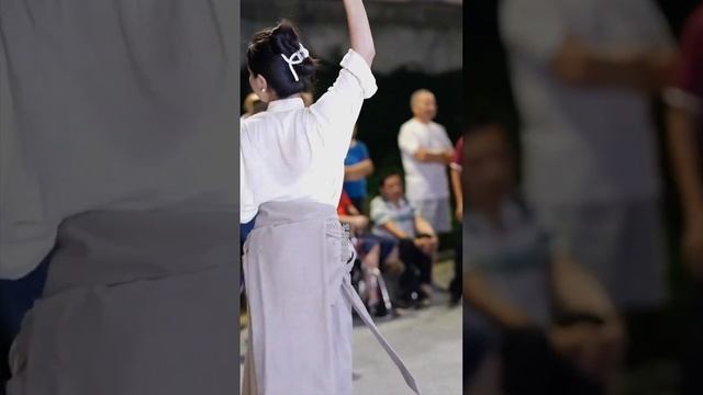 Tibetan dance queen-YONGJi， elegant Tibetan dance? смотреть онлайн