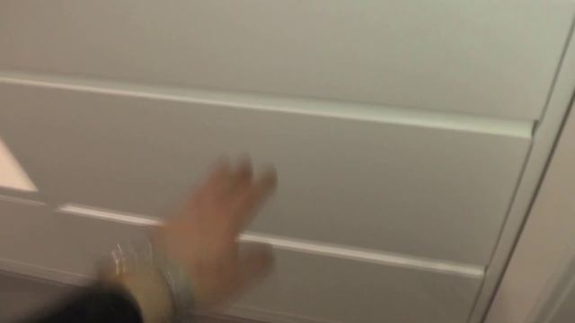 Тумба в прихожую без ручек из МДФ, белый мат. Белая тумба для обуви и комод в прихожую. смотреть онлайн