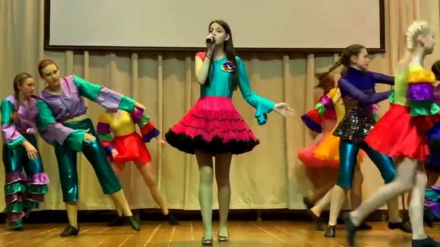 Арина Попова и старшая группа ансамбля Вольный Ветер - Ярмарки смотреть онлайн