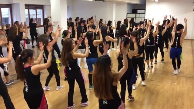 Help Me Make it Through The Night Cumbia Mix /Zumba/ - JM Zumba Dance Fitness Milan Italy смотреть онлайн