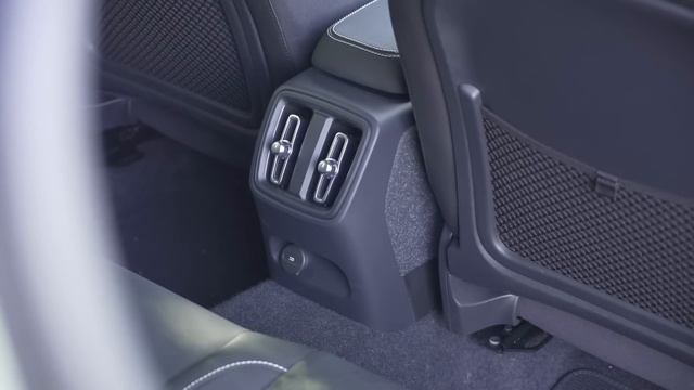 2023 Volvo C40 Electric Malaysian review - super fast but hard ride, RM288,888 смотреть онлайн