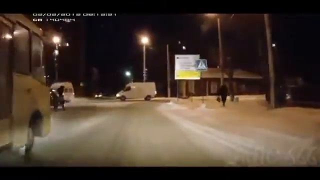 9 февраля парень чуть не попал под машину смотреть онлайн