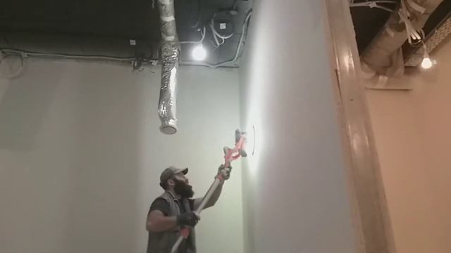 Механизированная шлифовка стен. "Жираф" в паре с пылесосом. смотреть онлайн