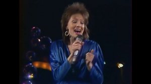 Ольга Зарубина - На теплоходе музыка играет (4K-Upscale) 1987