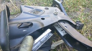 Как отсоединить педаль тормоза от вакуумного усилителя