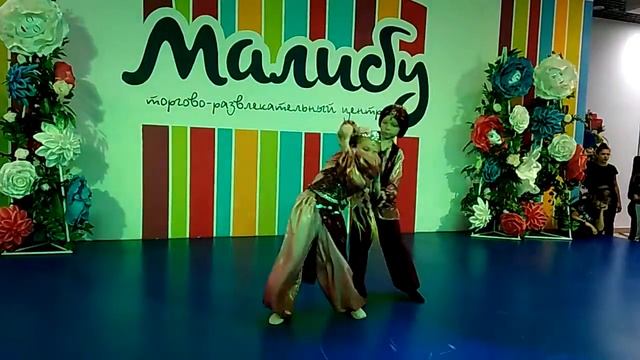 Алладин (Bachata) Саша & Алиса смотреть онлайн