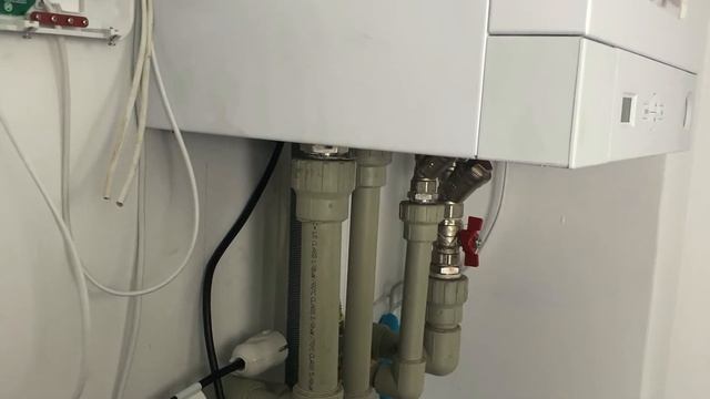 Настенный котел Viessmann Vitodens, монтажный, с трубой PPR, How to put the boiler on the whole. смотреть онлайн