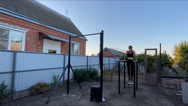 Воркаут комплекс: 5 muscle-ups - 20 dips - 10 pull-ups - 25 push-ups смотреть онлайн