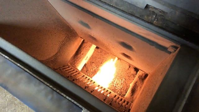 Пеллетная горелка ВС10/50Е (Общемаш) на твердотопливном котле Прометей-40 (аналог Buderus S111) смотреть онлайн