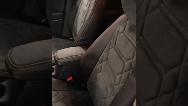 Авточехлы Hyundai Creta из экокожи со вставкой из алькантары