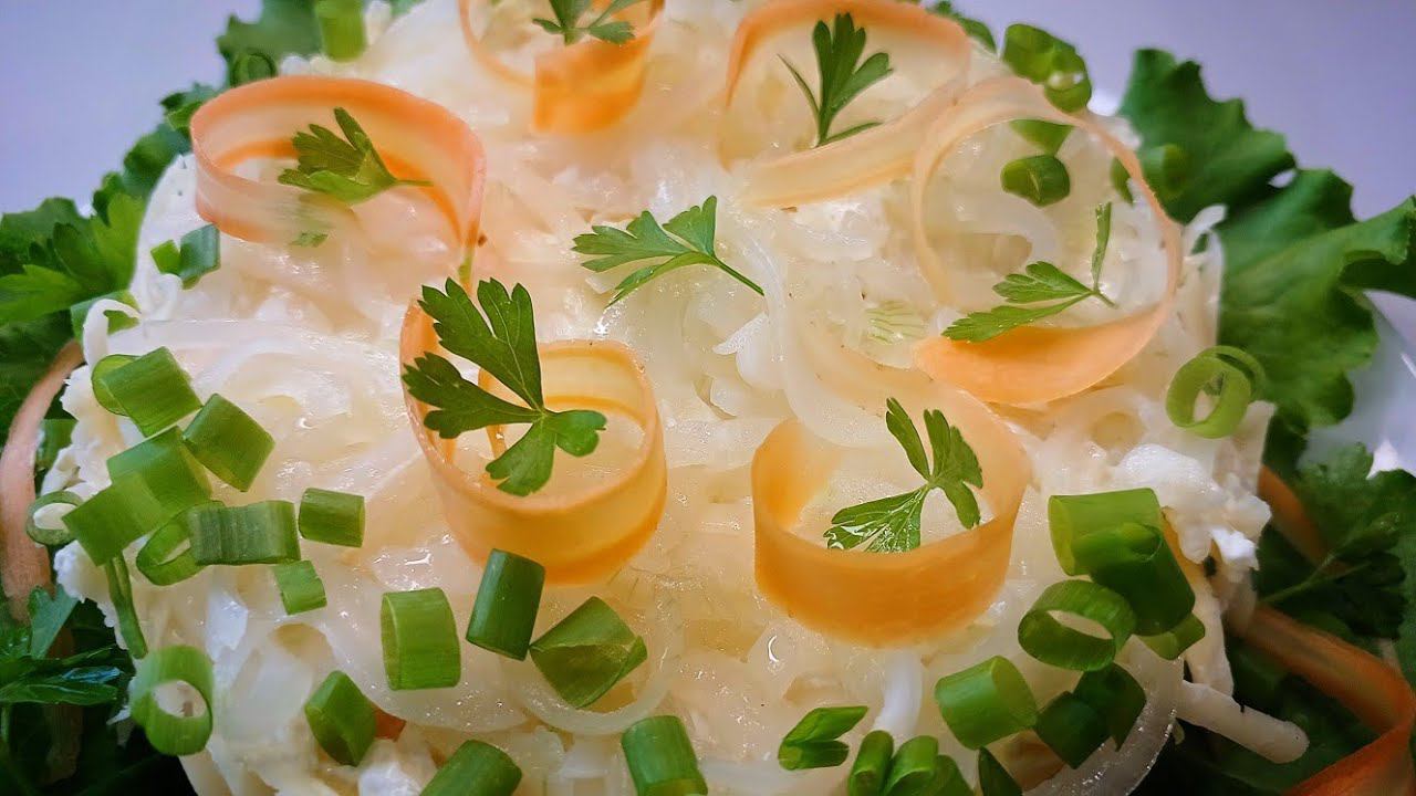 Салат "Французский". Нежный, сочный! Из простых и привычных продуктов. смотреть онлайн