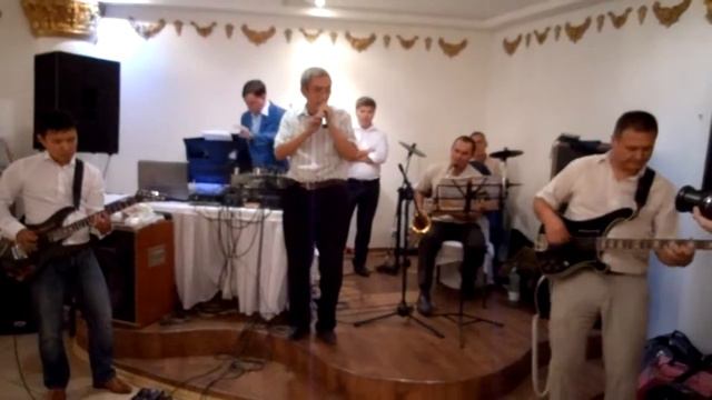 Все ребята сочиняют про девчат.... смотреть онлайн