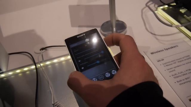 Sony NWZ ZX1 MP3 Player im Hands-on смотреть онлайн