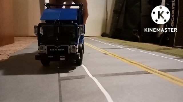 Model Garbage Truck Fire смотреть онлайн