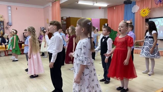Ты моя любимая ,ты мне всех милей ❤️песня деток про маму! смотреть онлайн