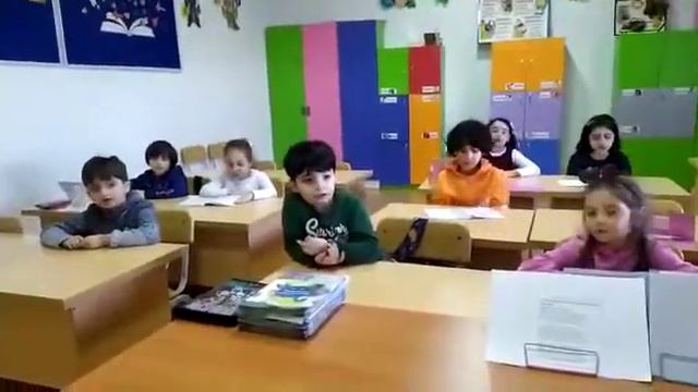 Baku.Рауль на уроке музыки в школе Западного университета!!!!2 классс смотреть онлайн