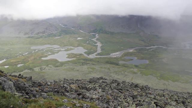 Видеосъёмка с г. Сартпэ, точка R3. Полярный Урал, р. Большая Уса. смотреть онлайн