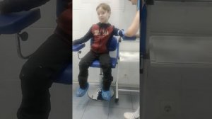 берут из вены кровь