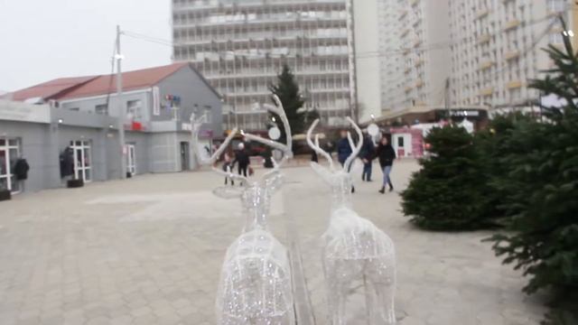 НОВОГОДНИЕ ПОДАРКИ | Раздаю всем сладости! смотреть онлайн