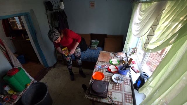 Новая жизнь старого дома, Красивый колодец во дворе, Первые всходы в огороде, Наш домик в деревне смотреть онлайн