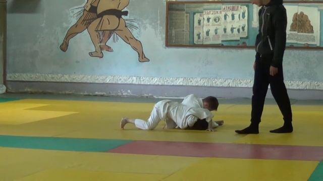 Аттестация на белый , желтый пояс . Борьба- за победу !