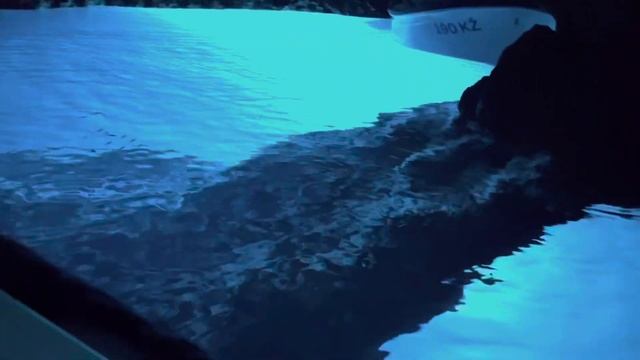 Blue Cave Croatia. Голубой грот, Хорватия, остров Бишево смотреть онлайн