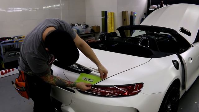 How To De-Badge Your Car | Removing Car Emblems And Badges Safely смотреть онлайн