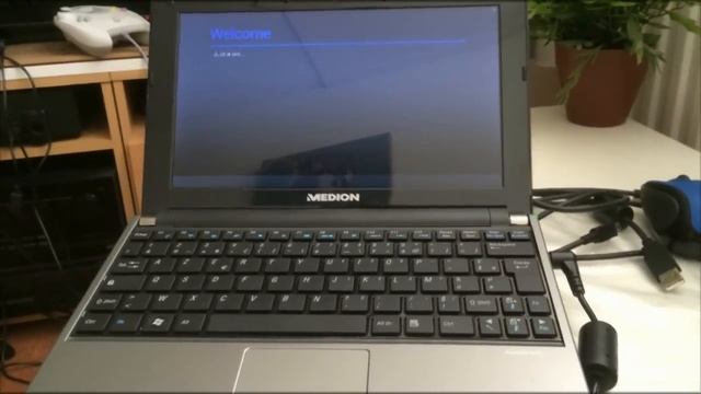 Installing Android 4.4 Kitkat (x86) on my Intel Netbook Natively (R1)(Part 1 on X86 Android) смотреть онлайн