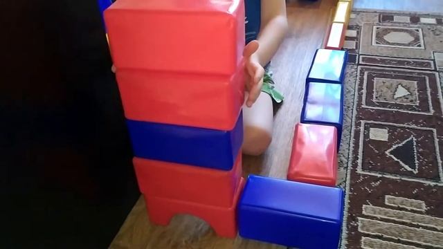 ПОСТРОИЛ ЗАМОК ИЗ КУБИКОВ СЕРИЯ 1 смотреть онлайн