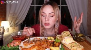 MUKBANG | Багет с начинкой, биточки, капуста, картофель | Filled baguette, meatballs, cabbage неASM