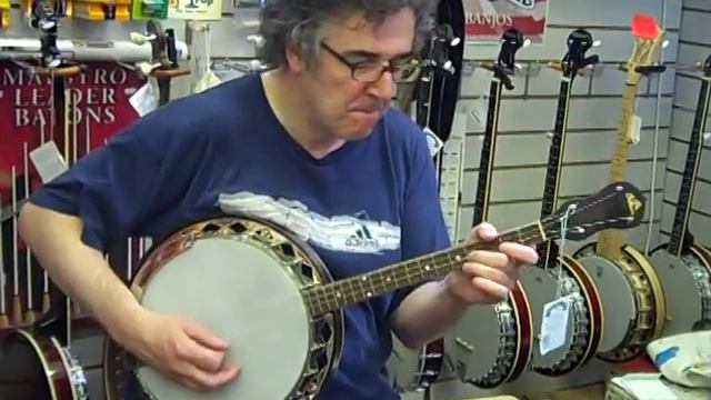 Joe Molloy plays our 1926 Gibson TB1 Banjo @ Hobgoblin Music Birmingham смотреть онлайн