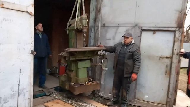 Погрузка токарного станка 16И05АФ10 ,универсально фрезерного станка 676п.Всех с наступающим 2021 смотреть онлайн