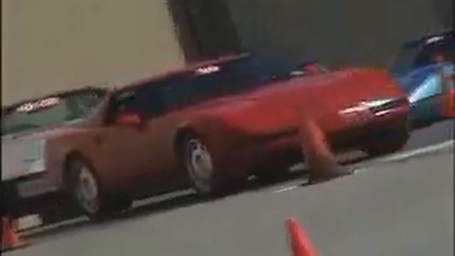 Corvette on road course смотреть онлайн