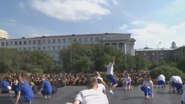 Флешмоб. Хип-хоп студия "Форсаж". Выпускной в УрФУ. 2014 год. смотреть онлайн