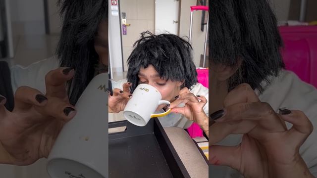 Света и Катя переехали в новую квартиру! Монстр под лестницей! Все серии! Страшные истории #shorts смотреть онлайн