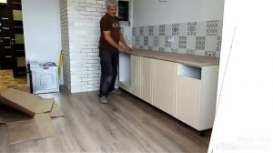 Установка столешницы и сборка кухни.