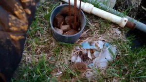 ПРОСТОЙ КАМНЕ ДОСТАВАТЕЛЬ. Скважина своими руками. Как достать щебень