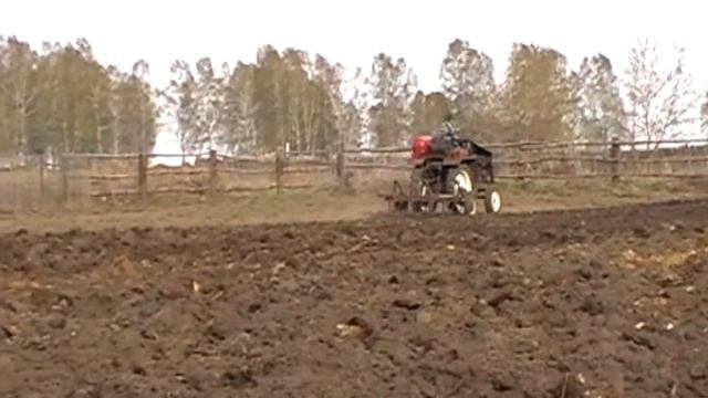 культивация огорода в деревне 9.05.2013г. смотреть онлайн