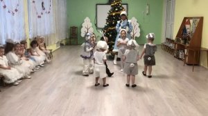 Танец зайчиков, в детском саду. Младшая группа