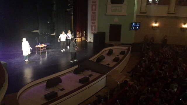 Презентация песни российского актёра Романа Богданова в Новокузнецке смотреть онлайн